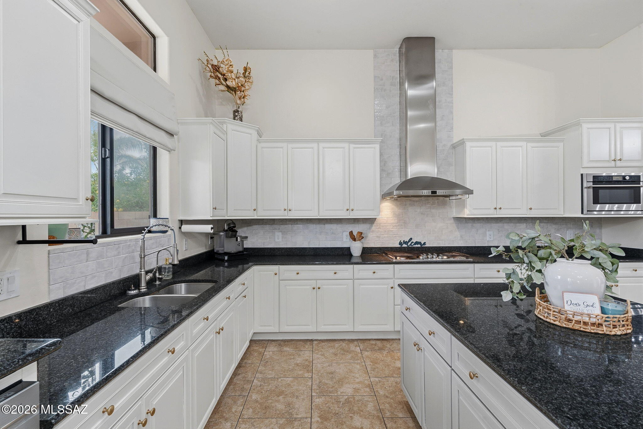 1220 W Calabria Court