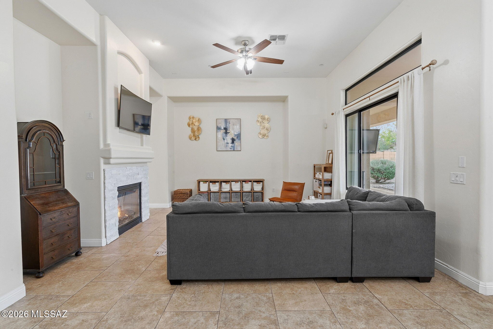 1220 W Calabria Court