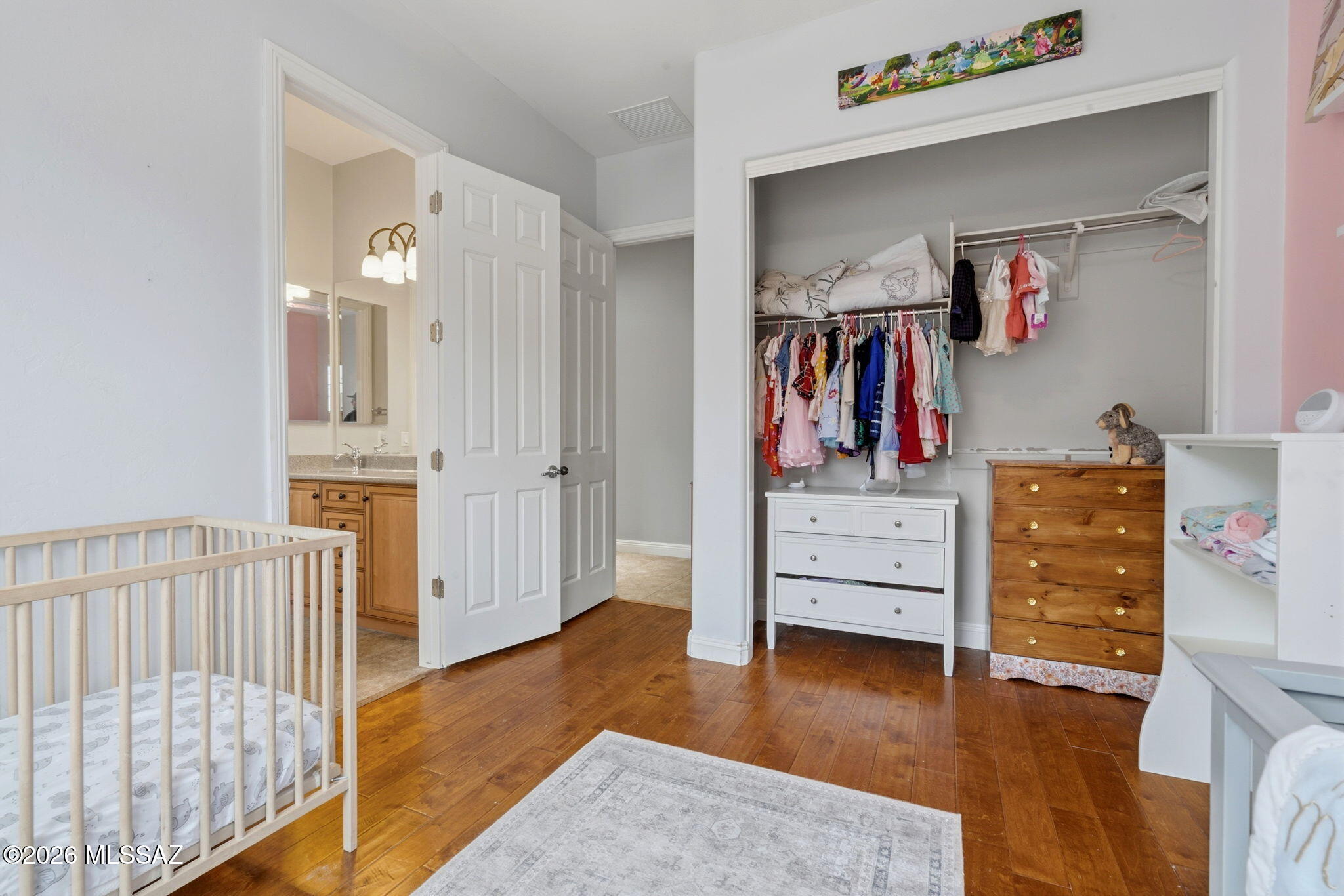 1220 W Calabria Court