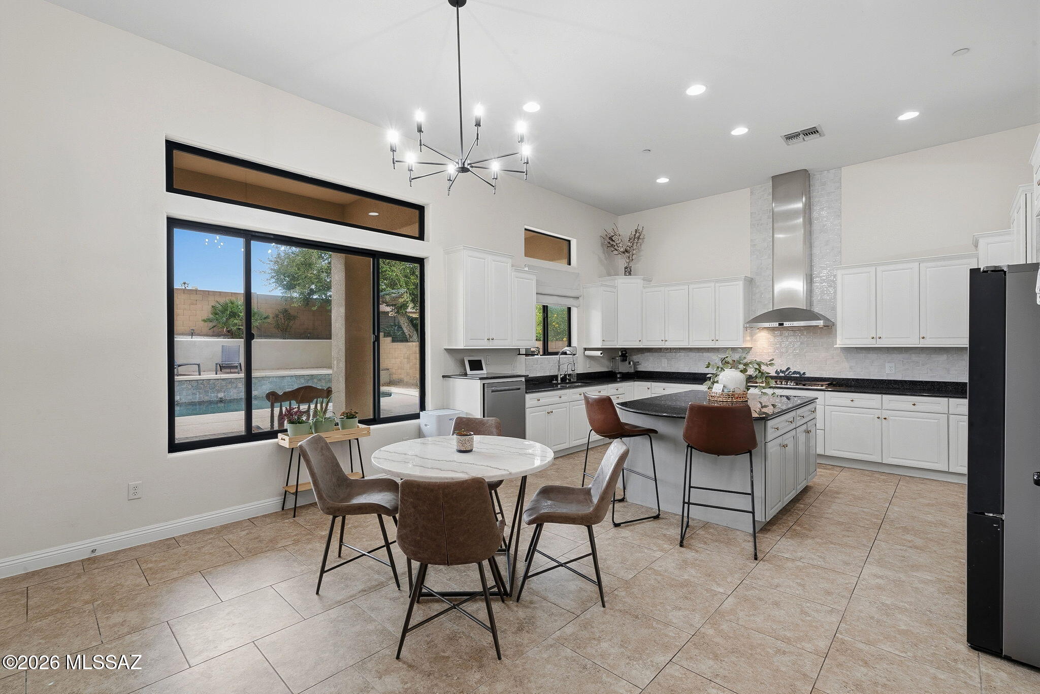 1220 W Calabria Court