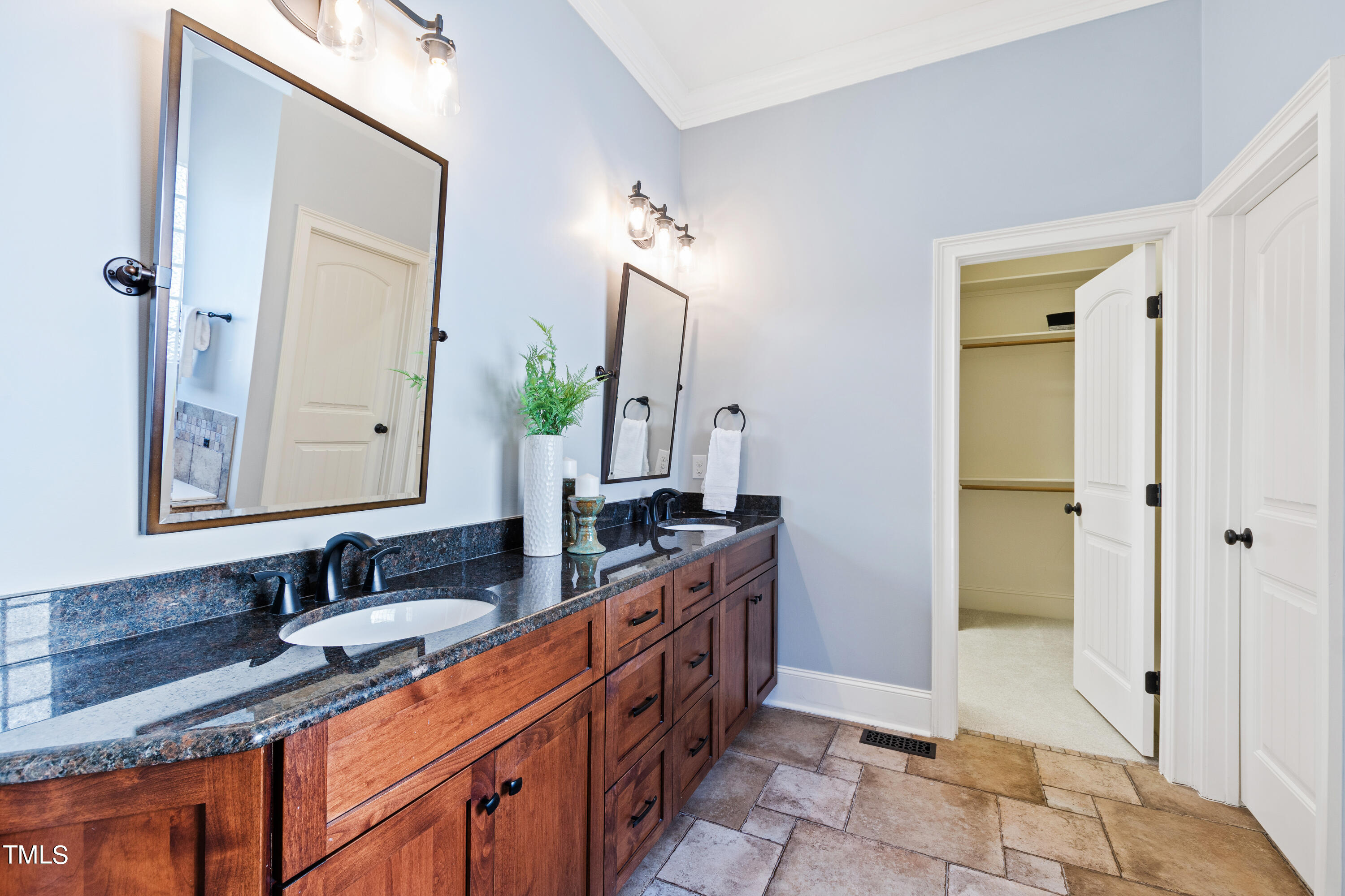 2525 Umbria Court