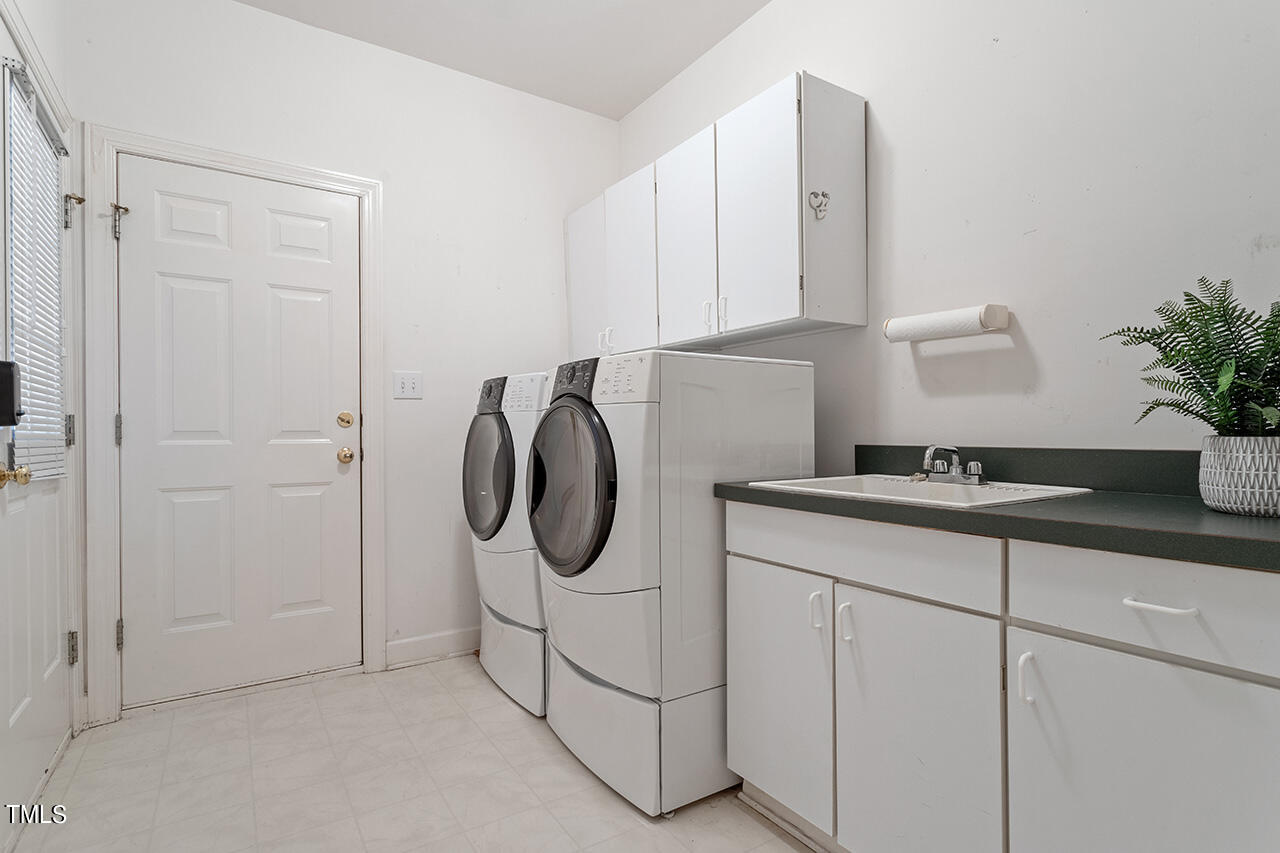 207 Stockbridge Place