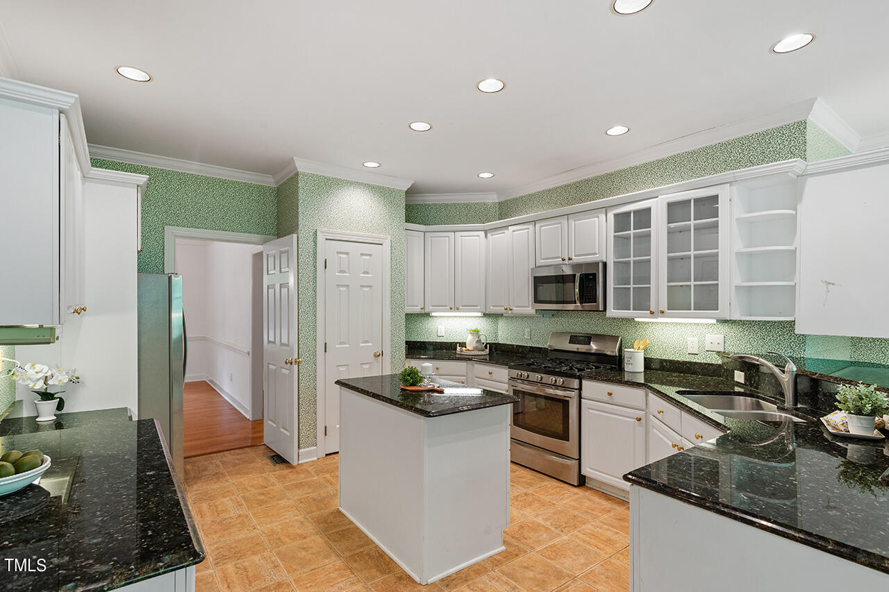 207 Stockbridge Place