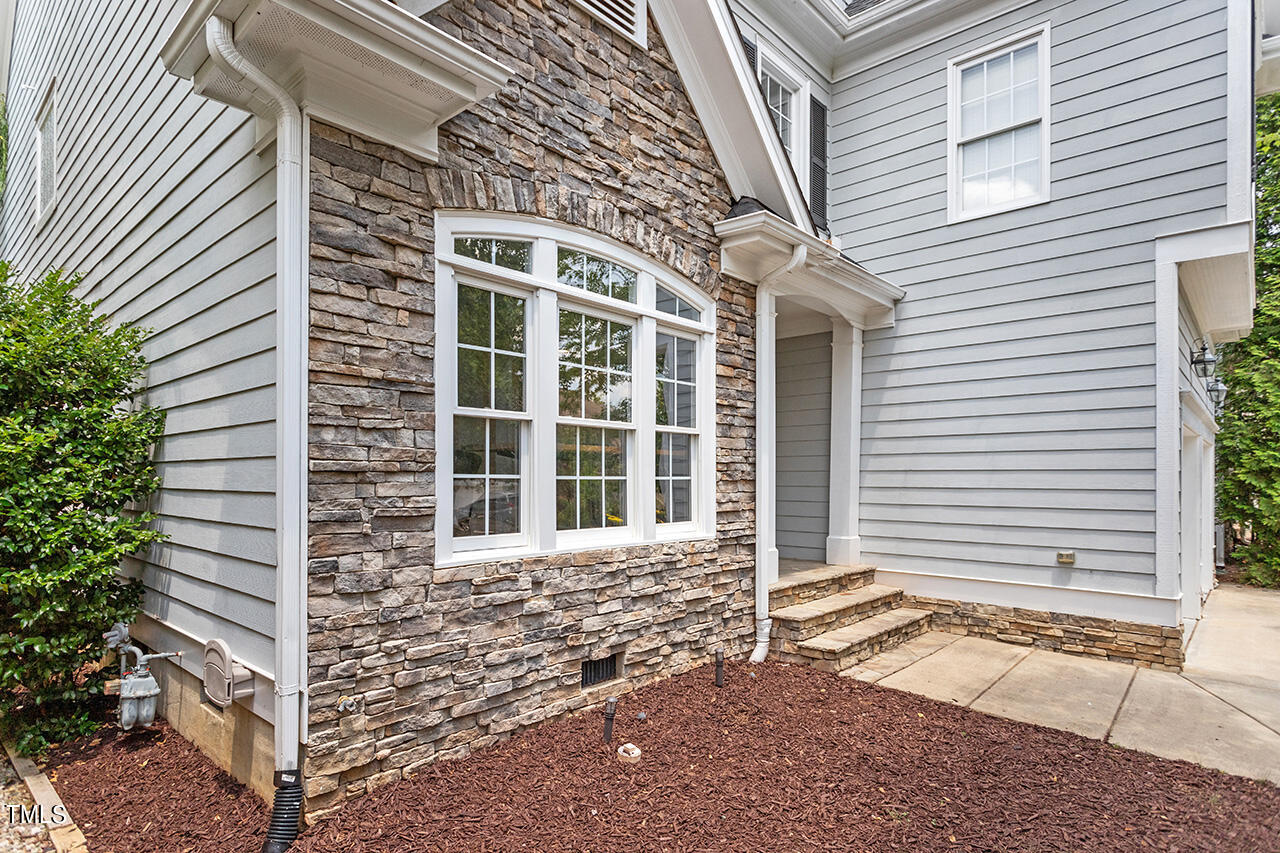 211 Candia Lane