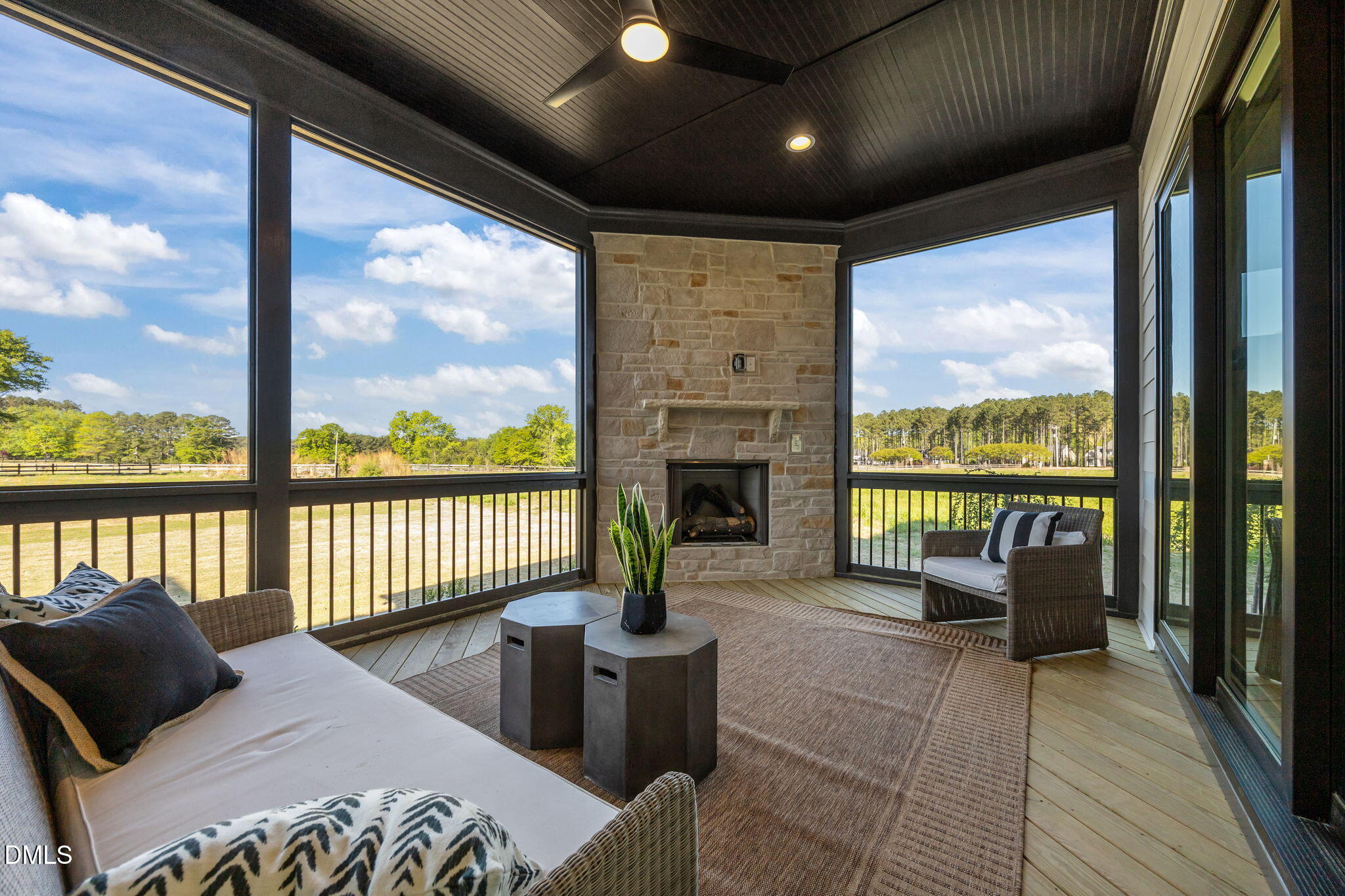 5816 Carriage Gate Drive