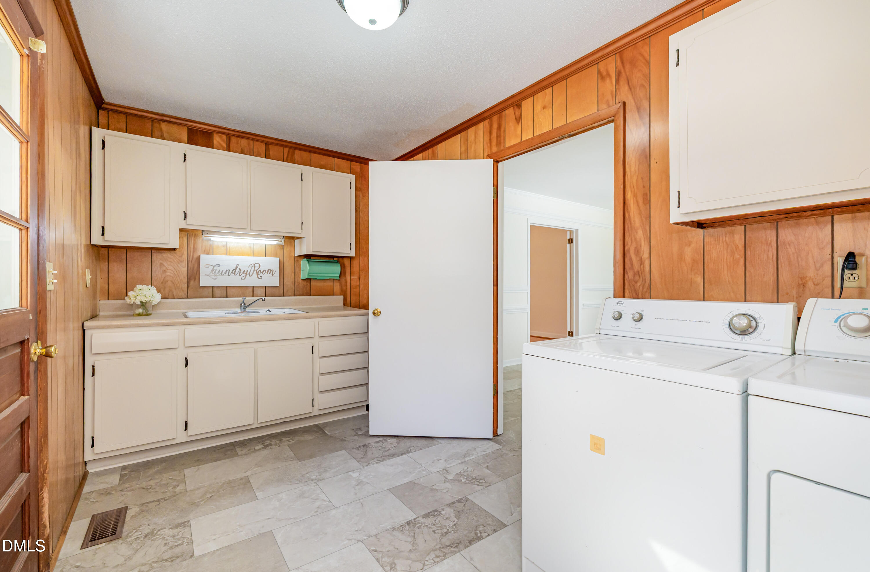 508 N Baker Street, Four Oaks