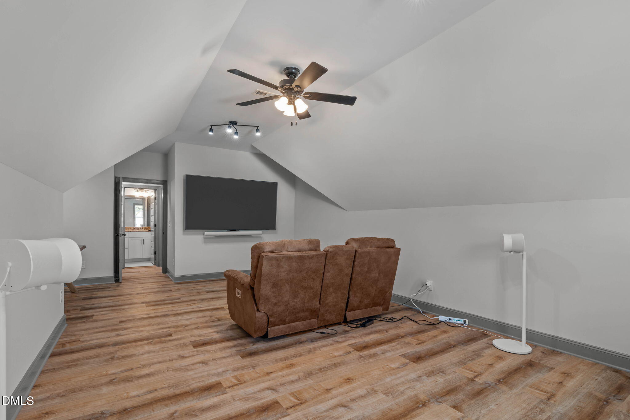 248 Valleycruise Circle