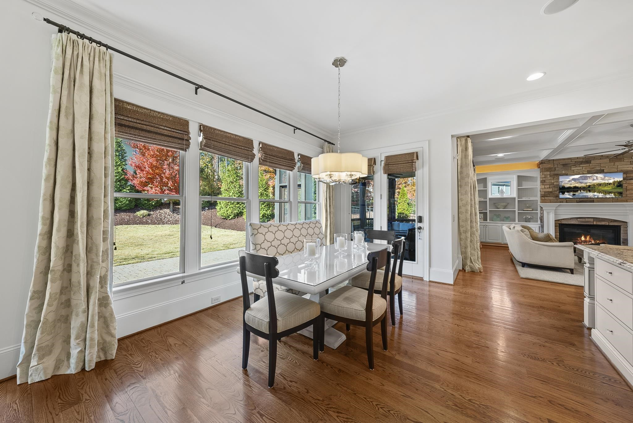 6858 Palaver Lane