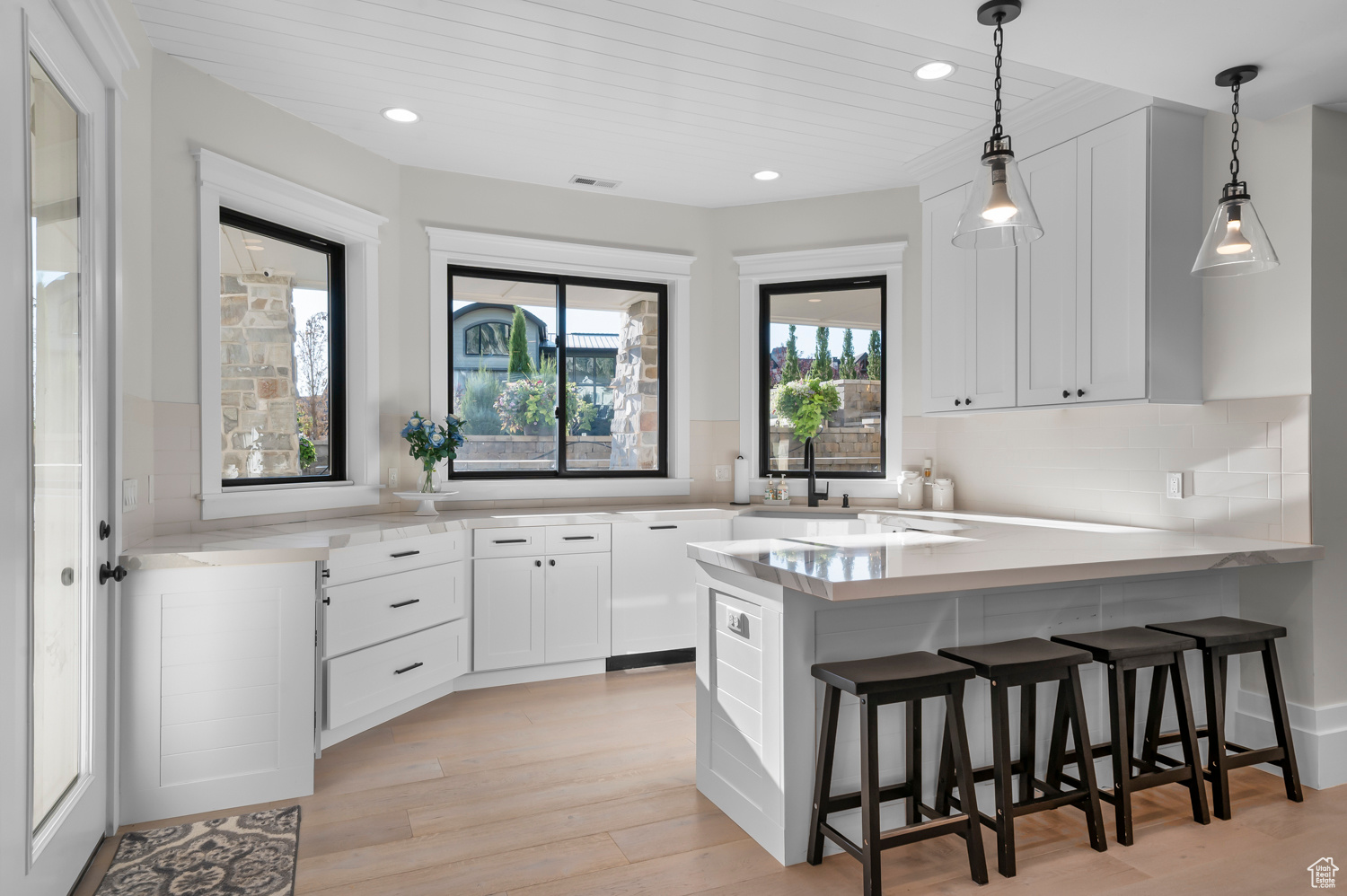 3635 E GRANITE BENCH LN