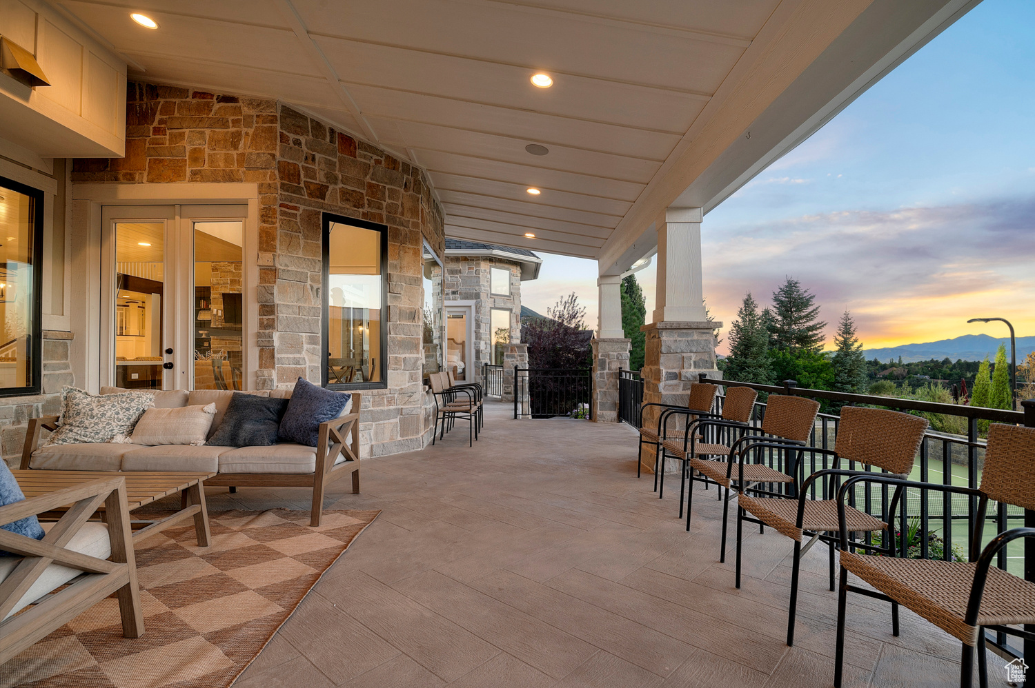 3635 E GRANITE BENCH LN