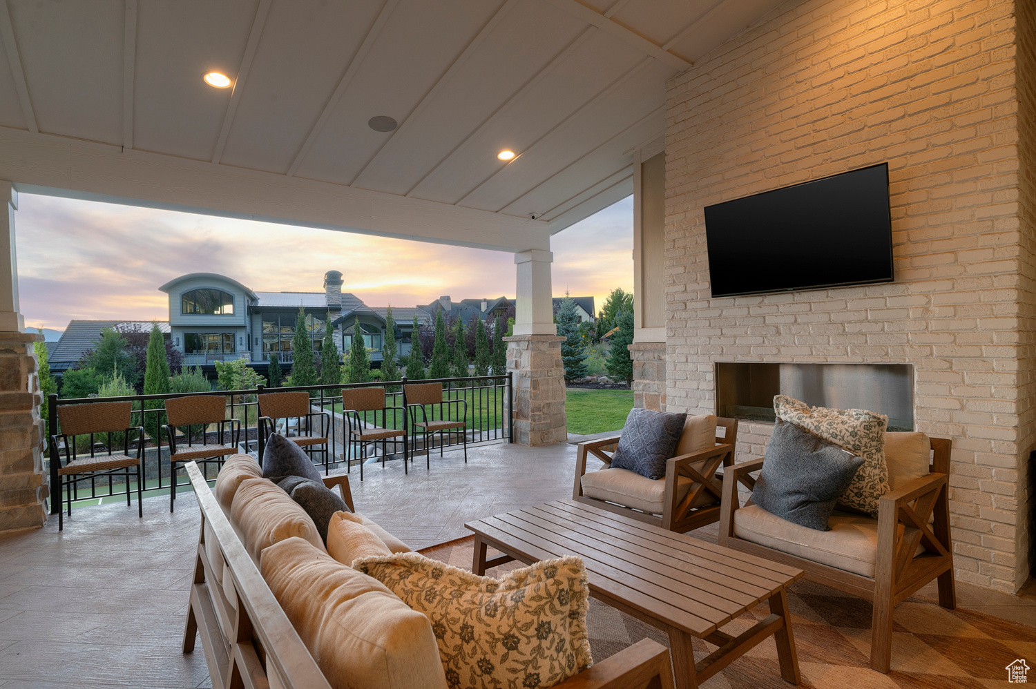 3635 E GRANITE BENCH LN