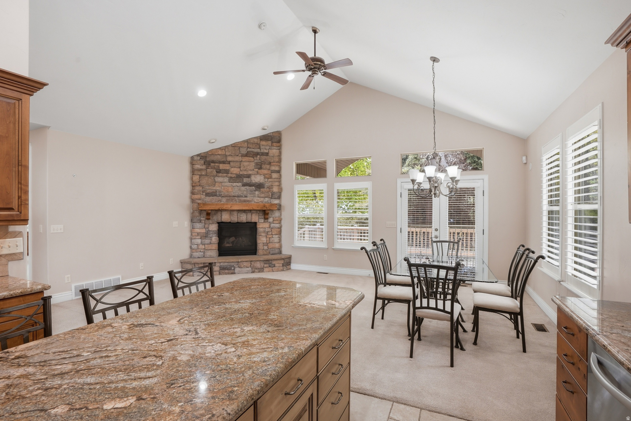 1832 E PEYTON CT