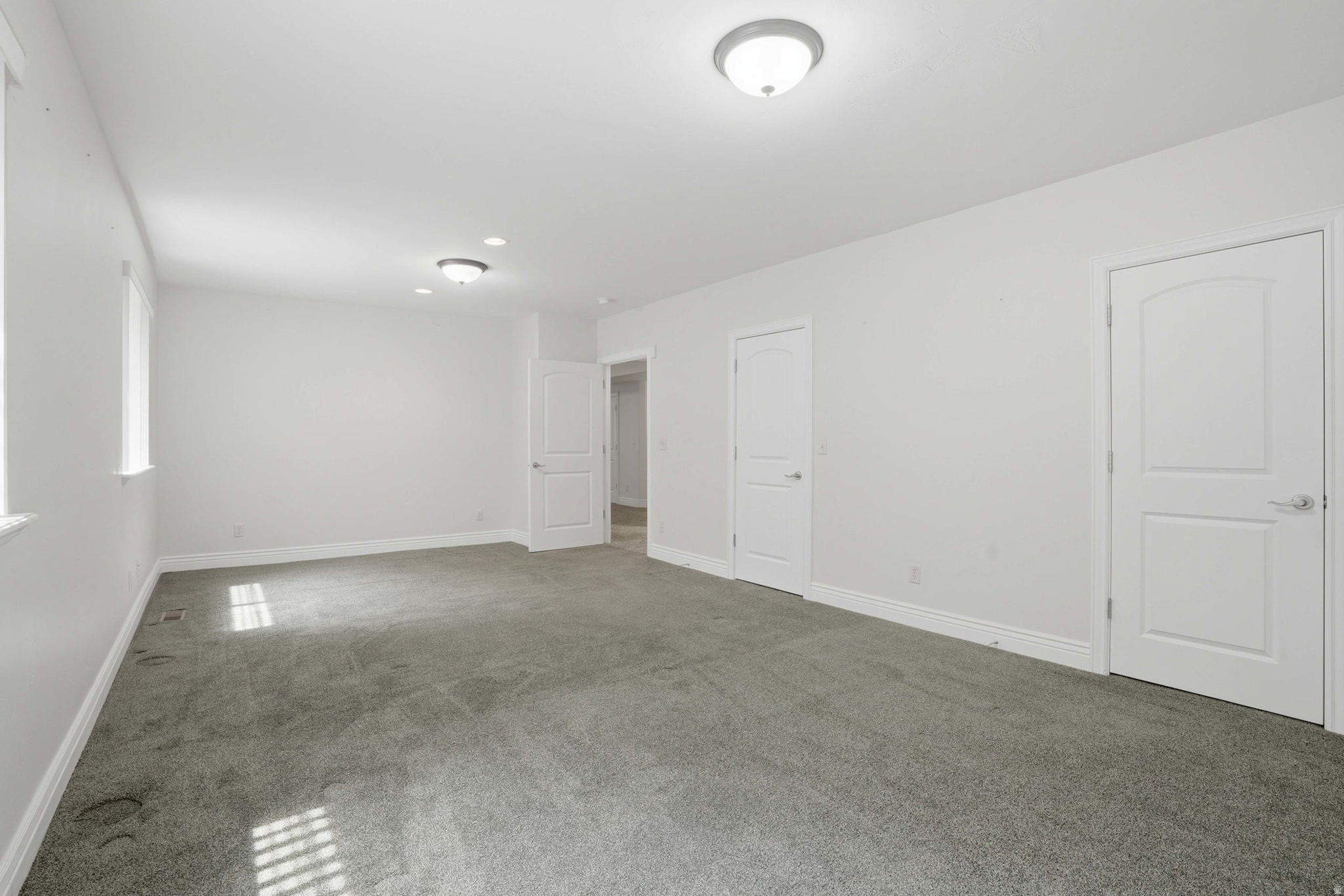 1832 E PEYTON CT