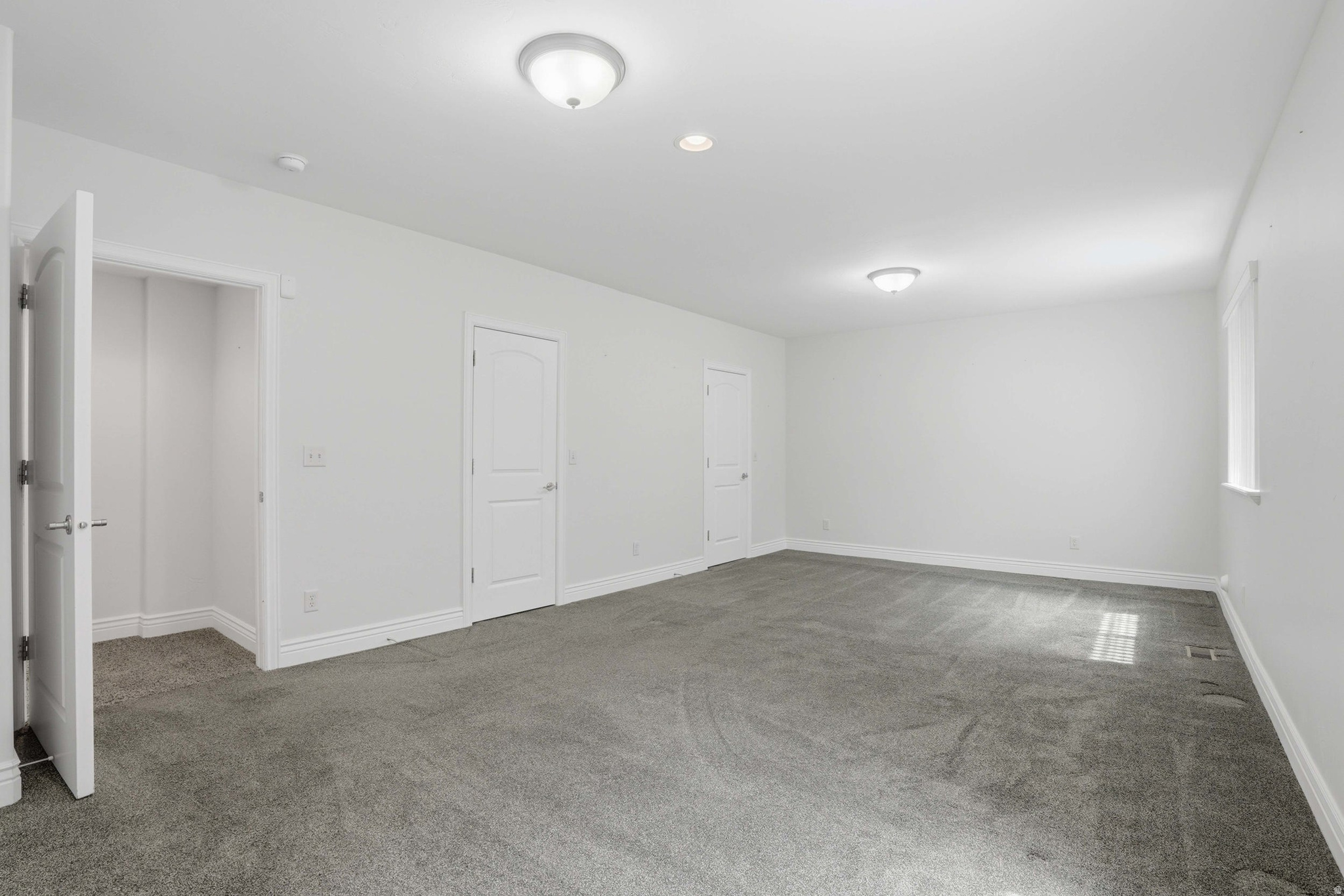 1832 E PEYTON CT
