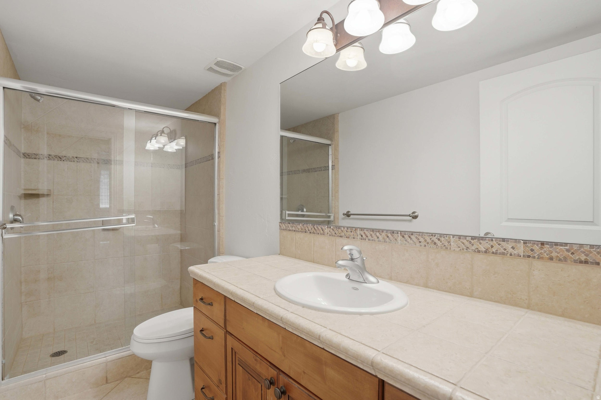 1832 E PEYTON CT