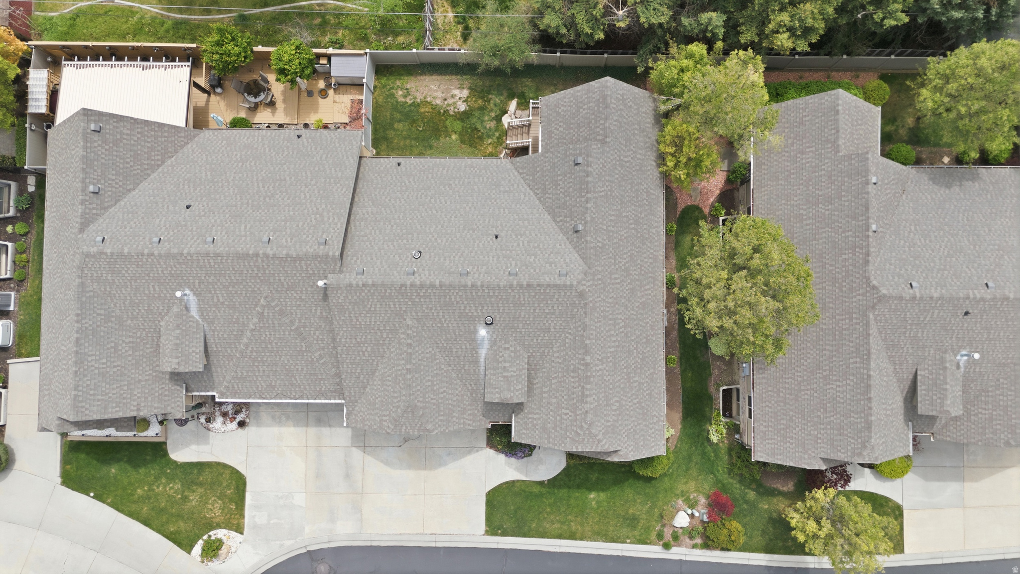 1832 E PEYTON CT