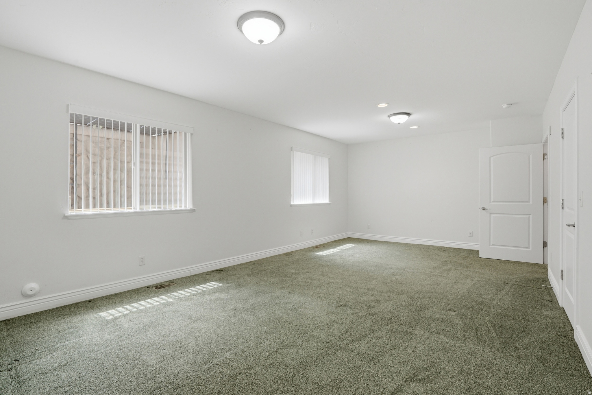 1832 E PEYTON CT