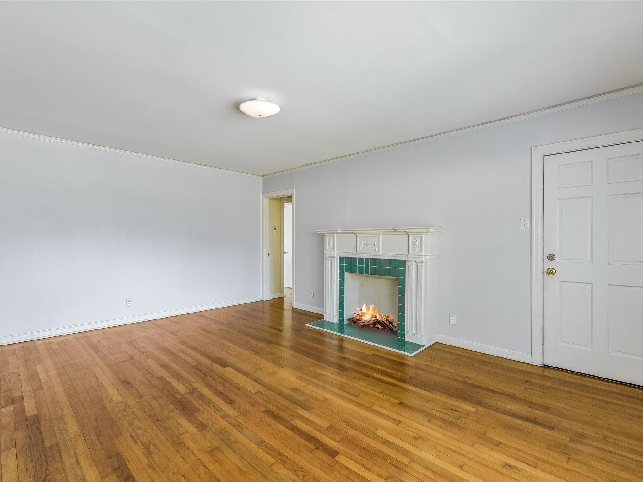 2323 Hartford RD