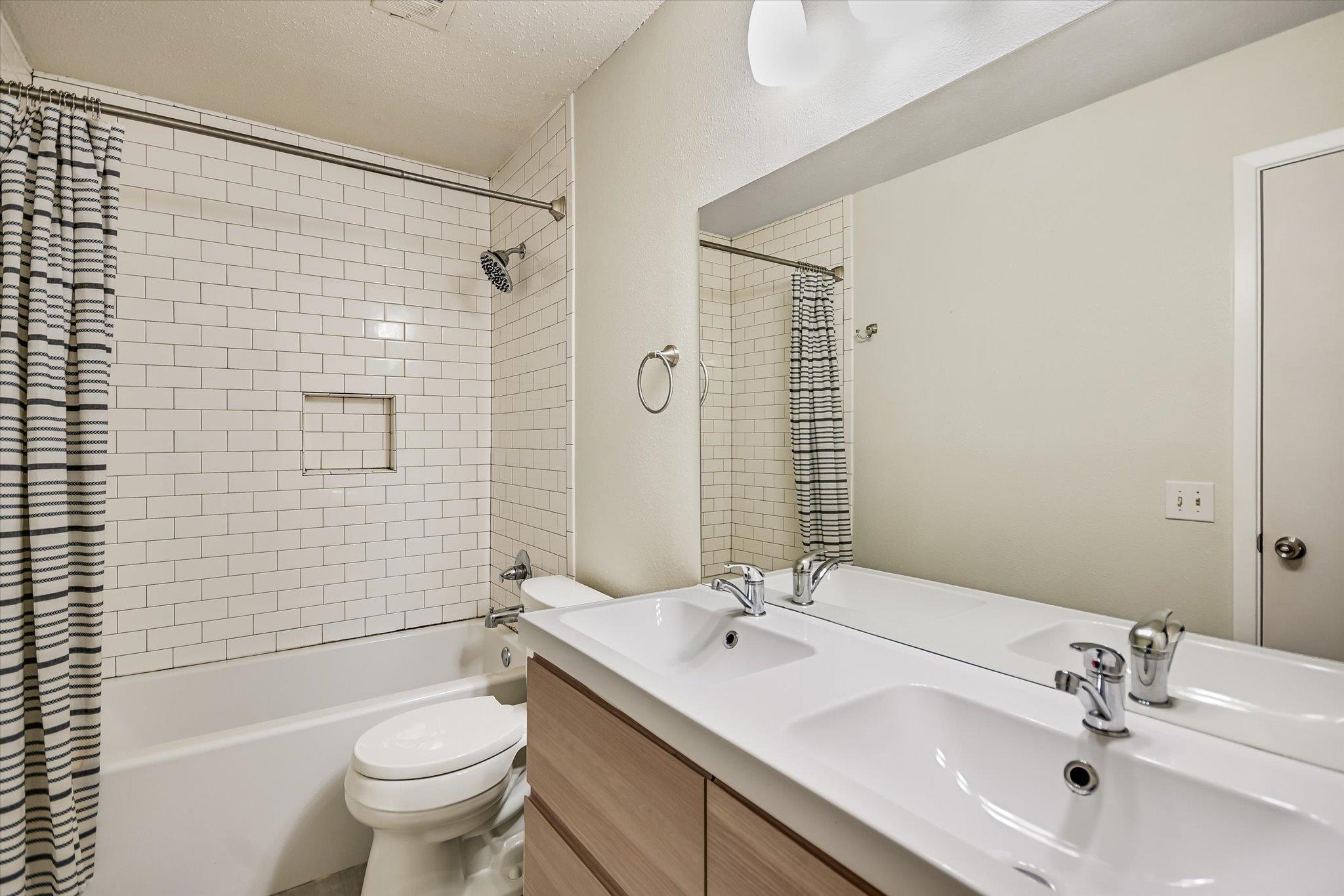 2425 Ashdale DR # 32