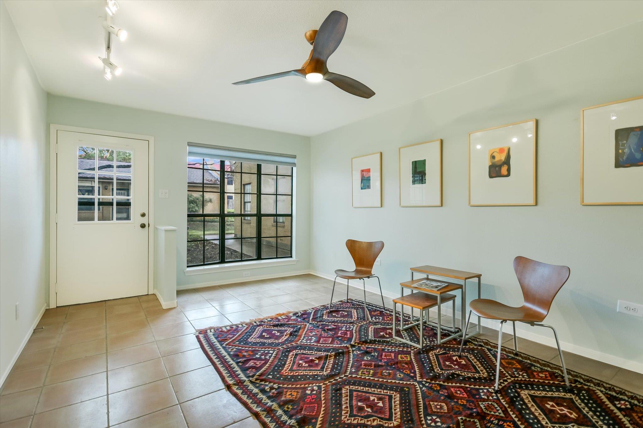 2301 Lawnmont Ave # 5