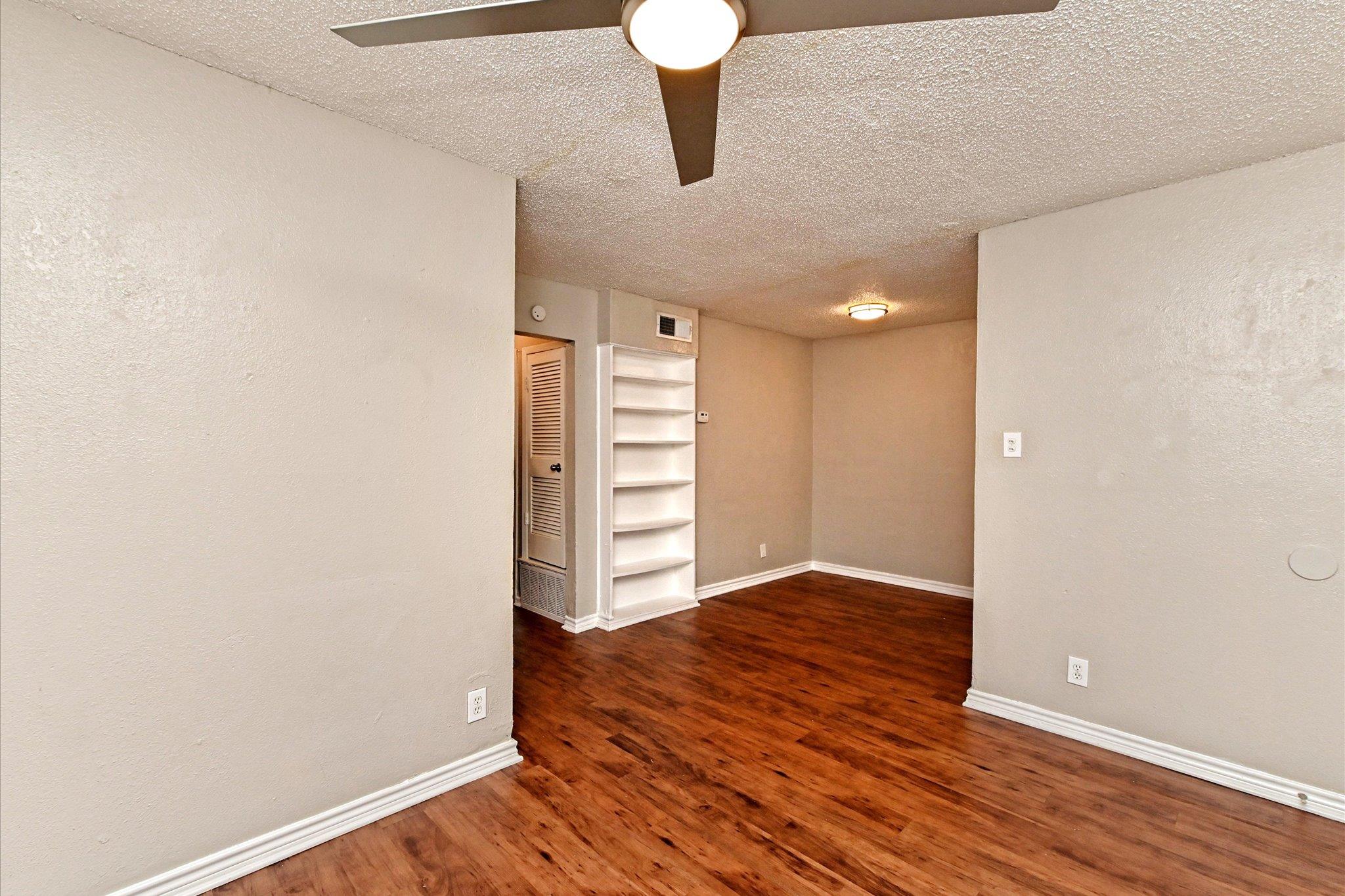 2401 Manor RD # 120