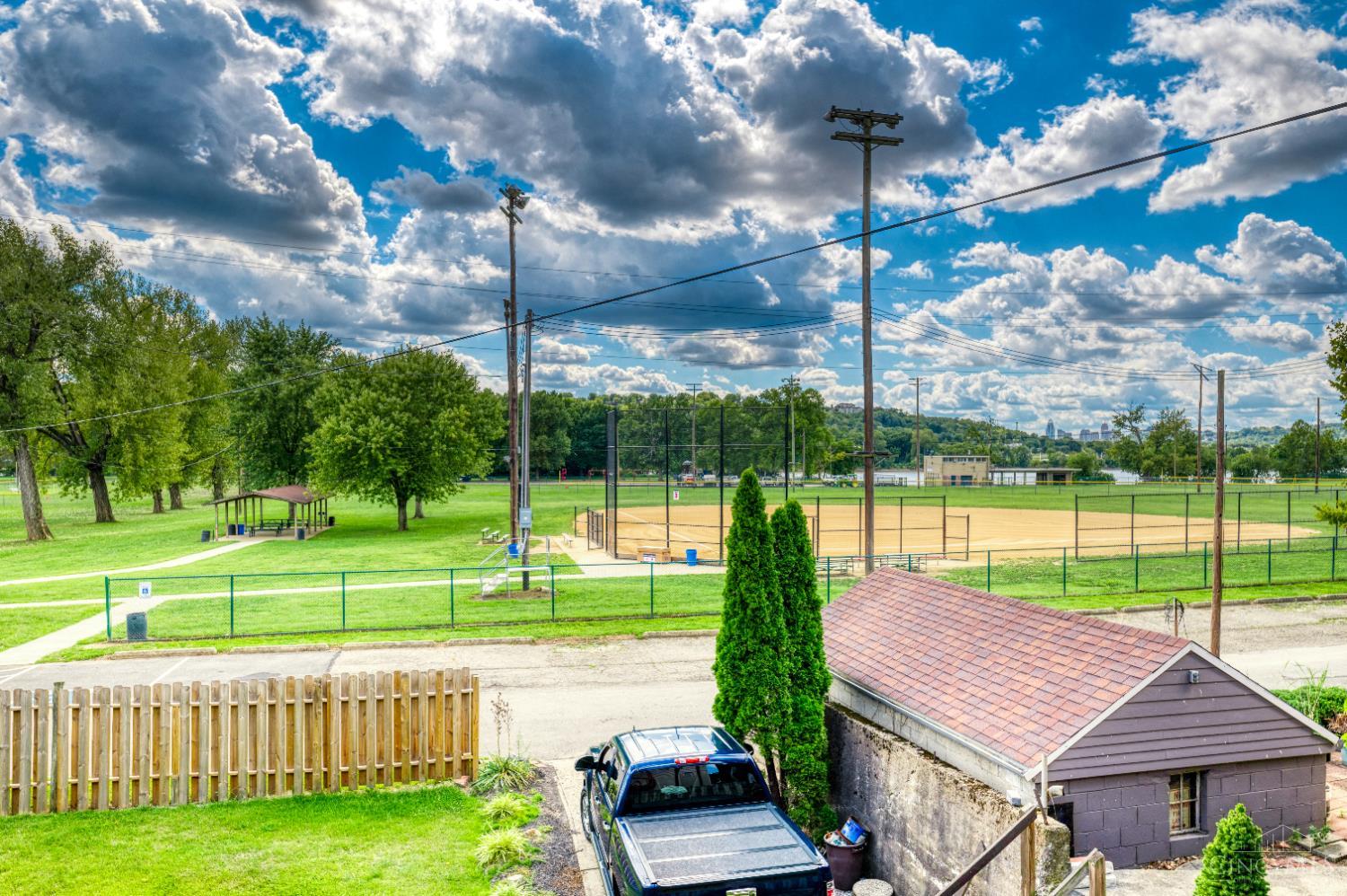 3049 Riverside Drive
