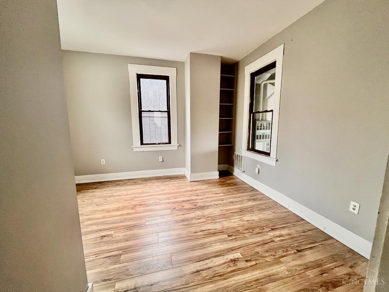 3049 Riverside Drive