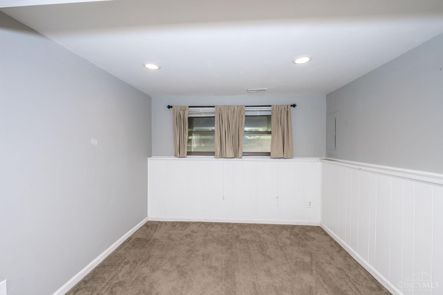 785 Lind Place