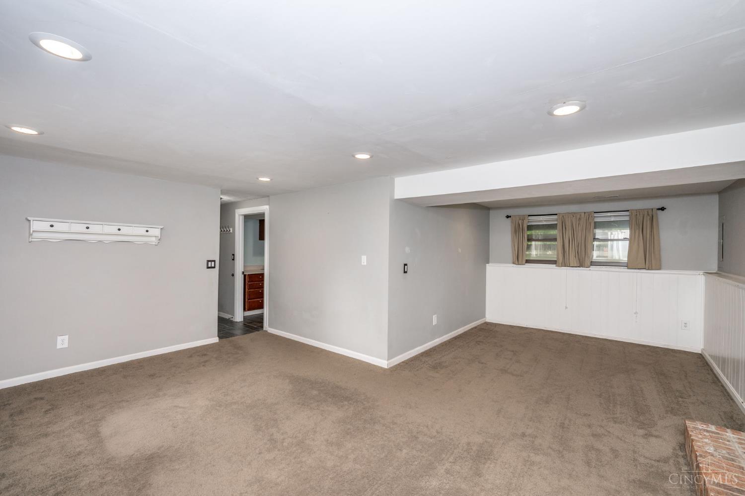 785 Lind Place
