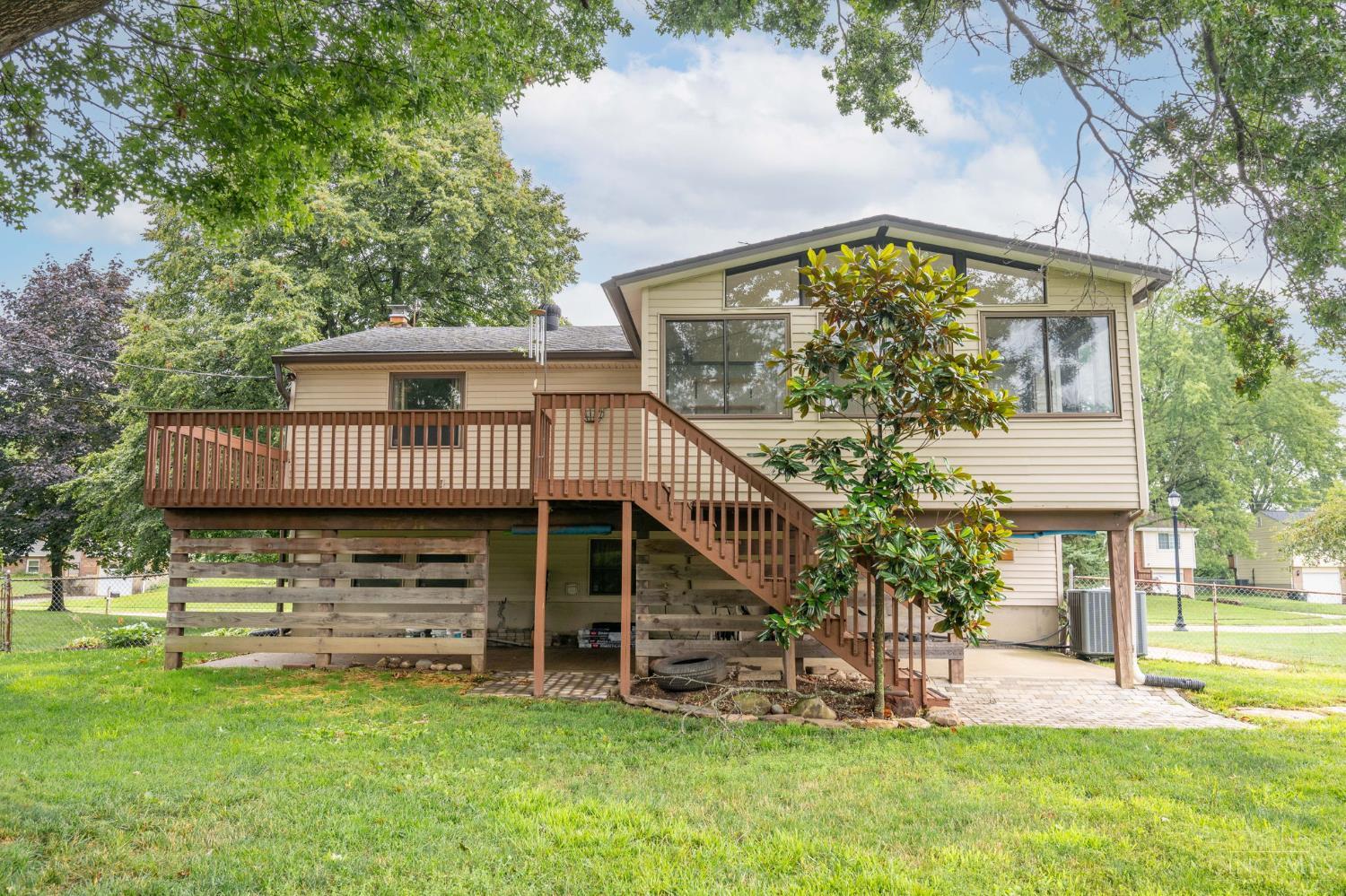 785 Lind Place