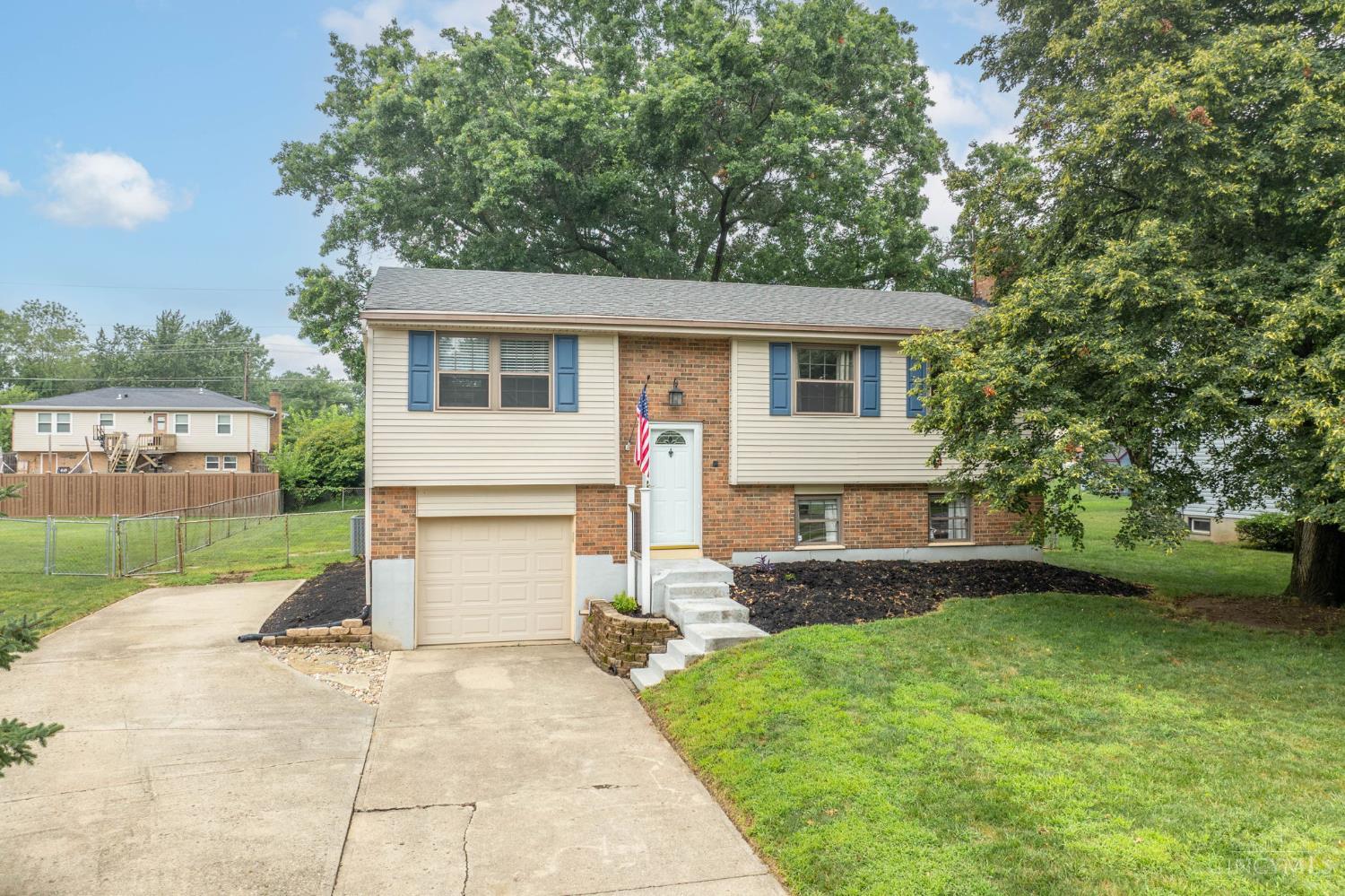 785 Lind Place
