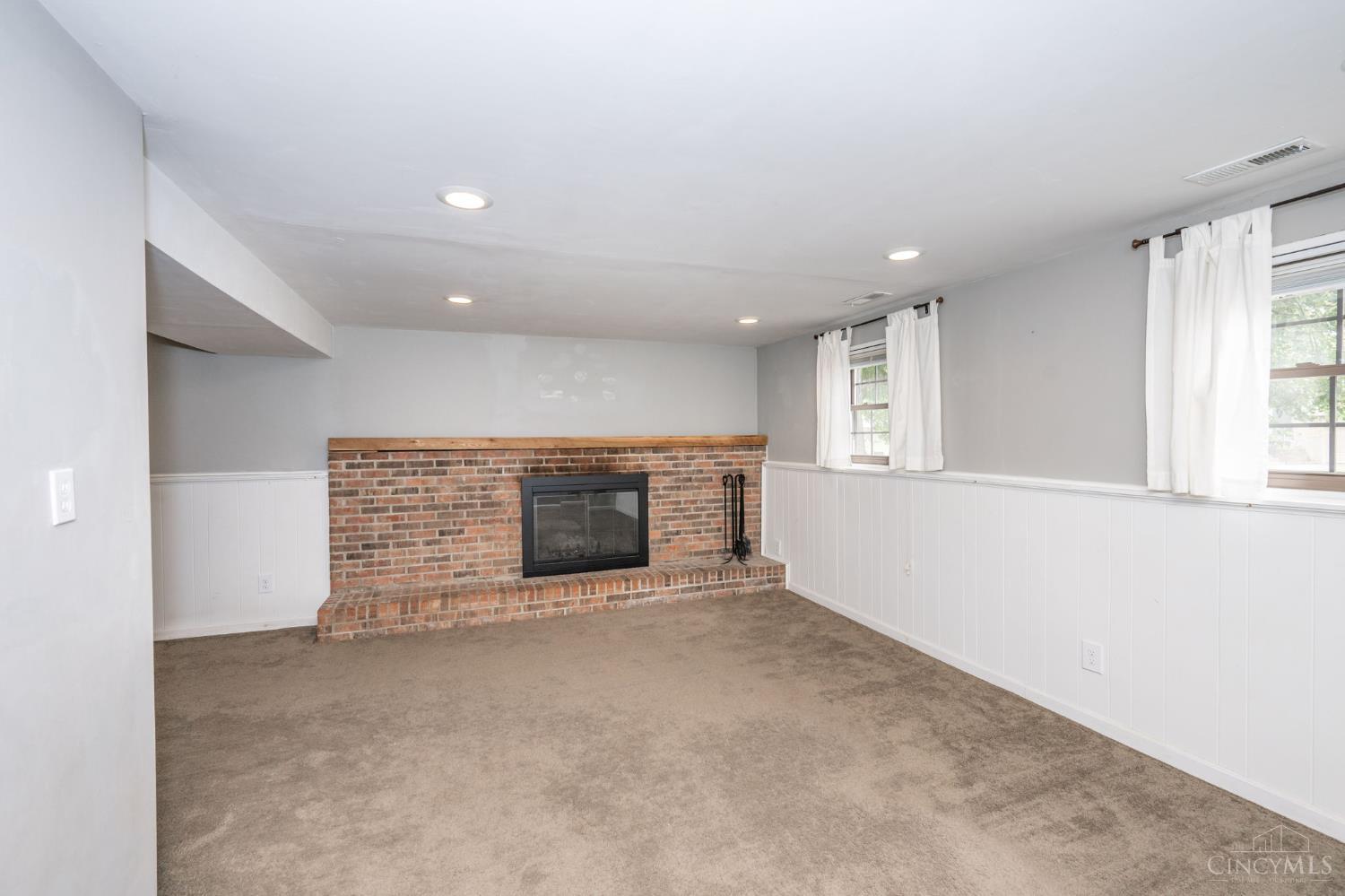 785 Lind Place