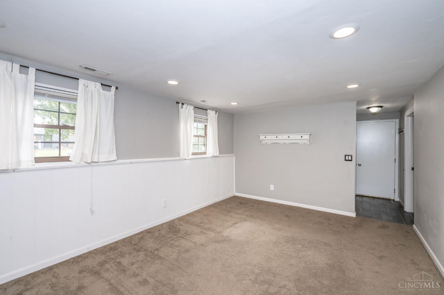 785 Lind Place