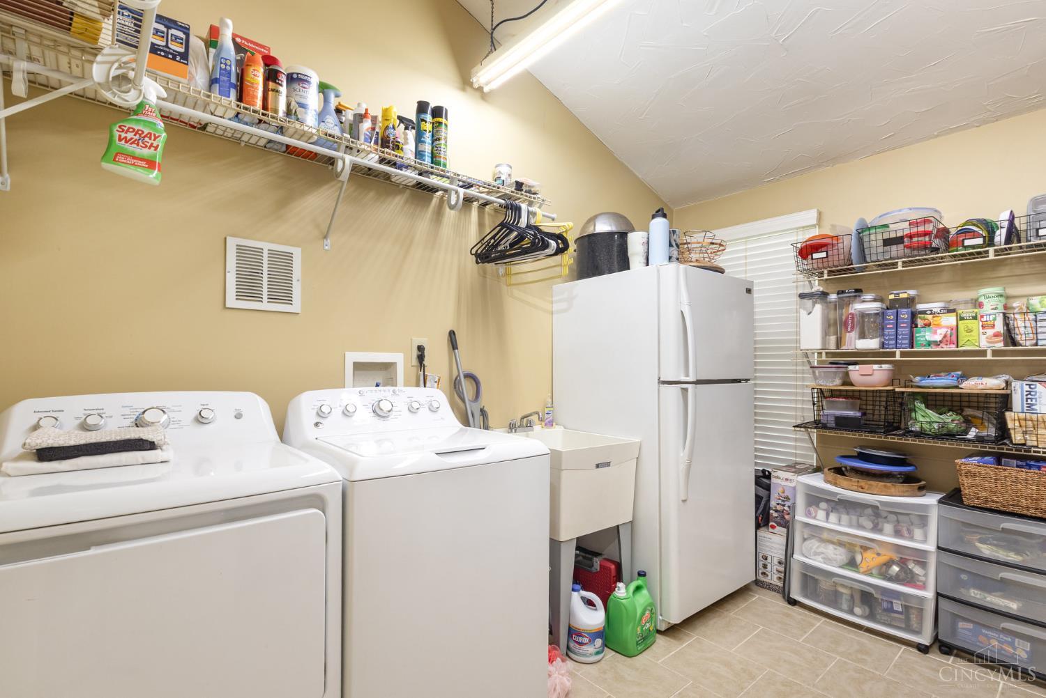 2933 Gilligan Avenue