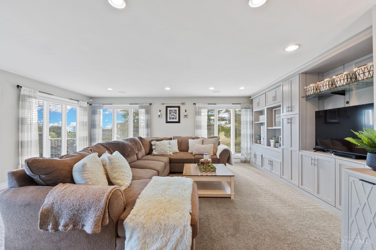 5241 Hamilton Mason Drive