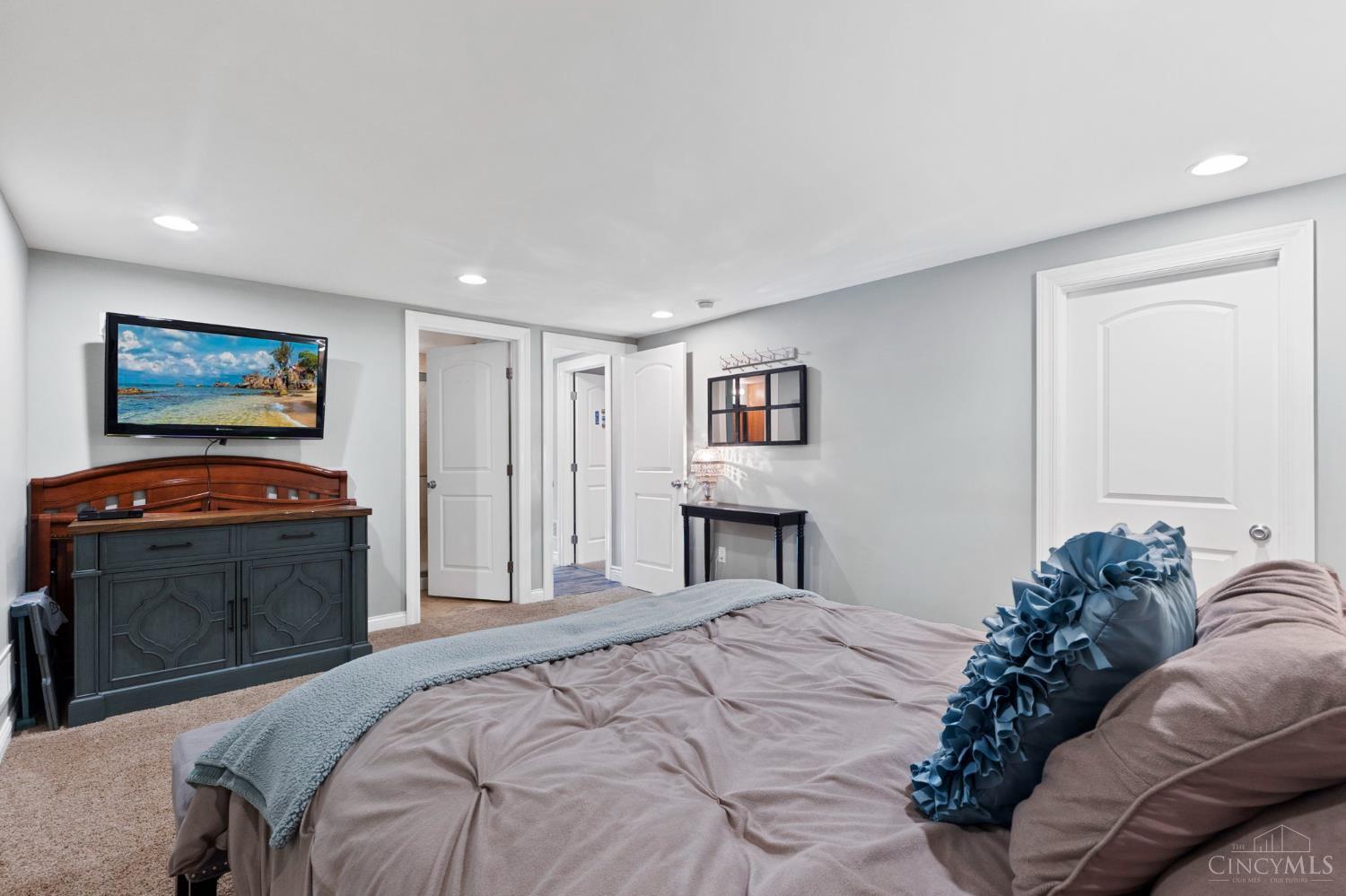 5241 Hamilton Mason Drive