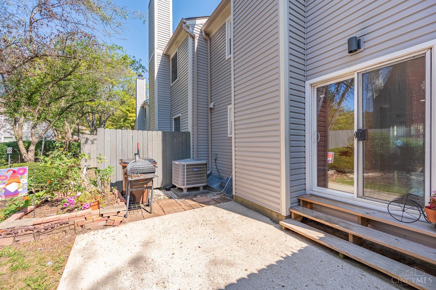 9141 Dominion Circle