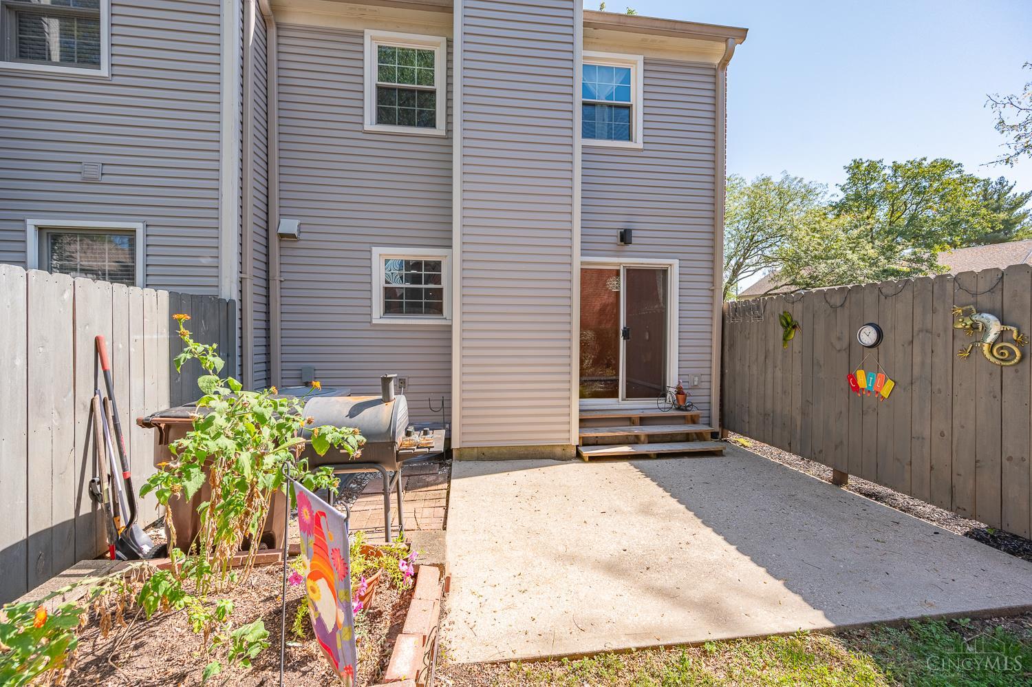 9141 Dominion Circle