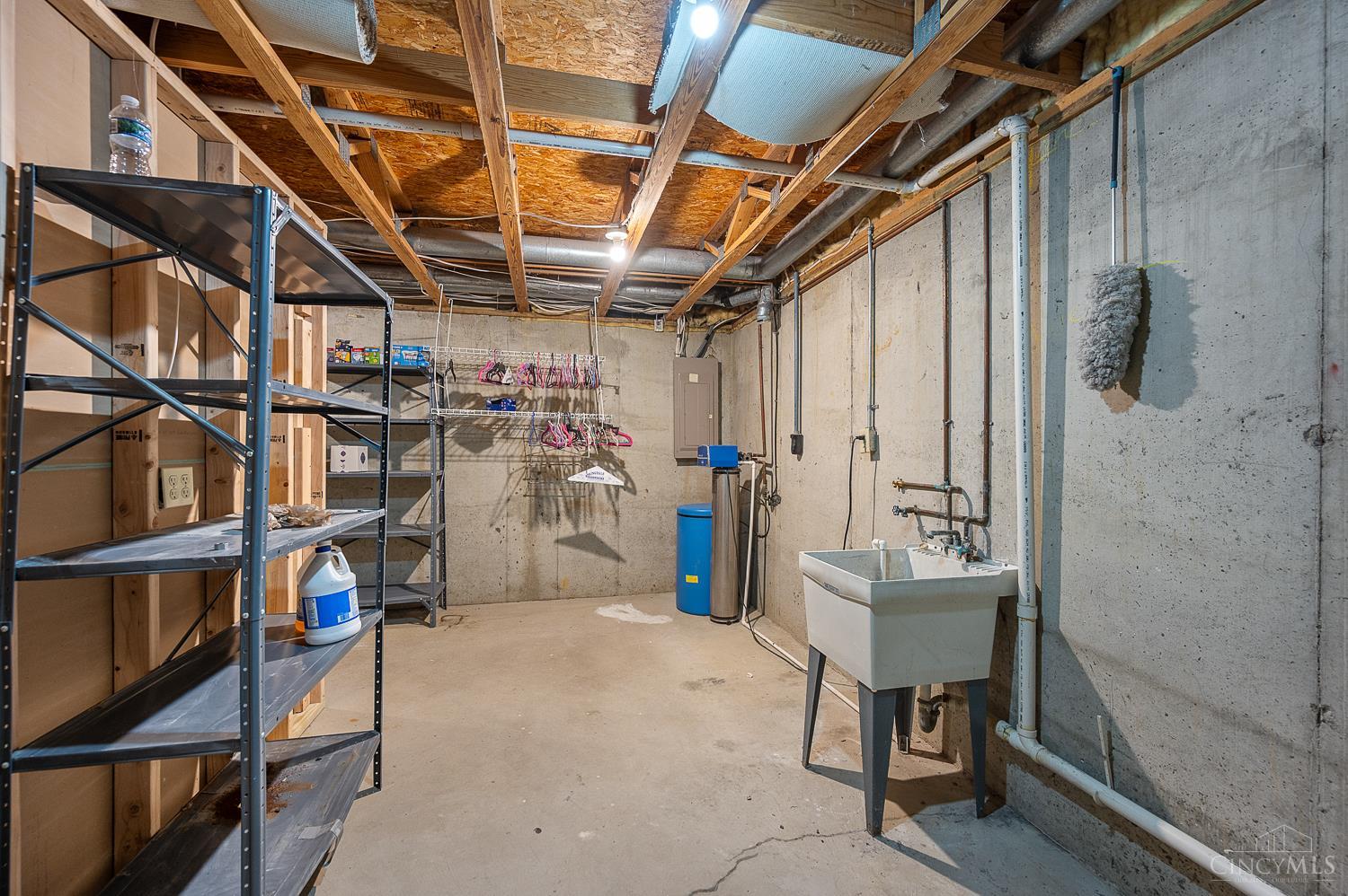 9141 Dominion Circle