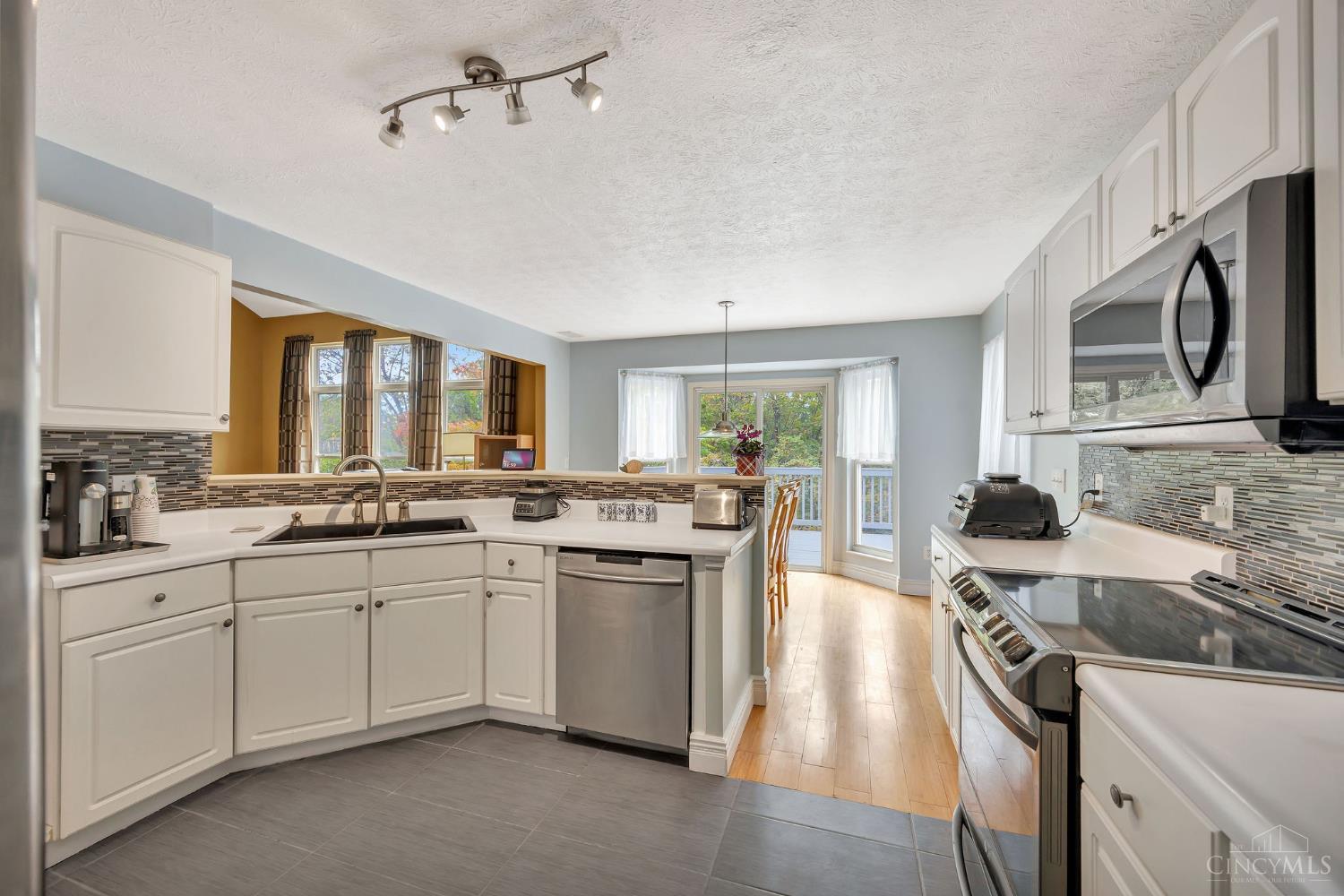 935 Pine Needle Place