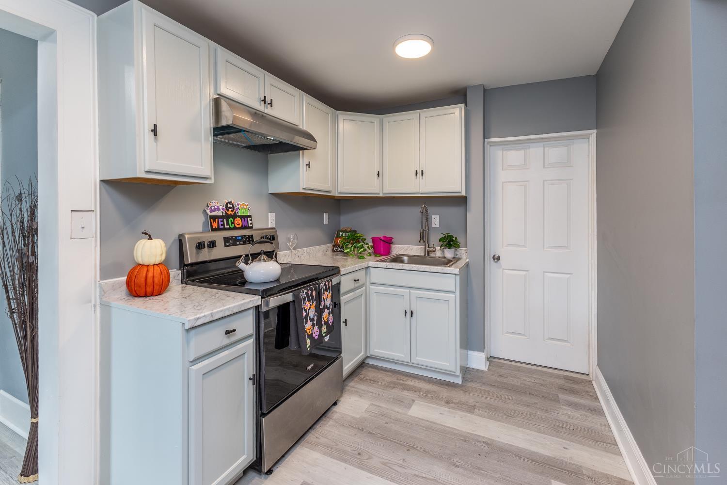 2121 Roosevelt Boulevard