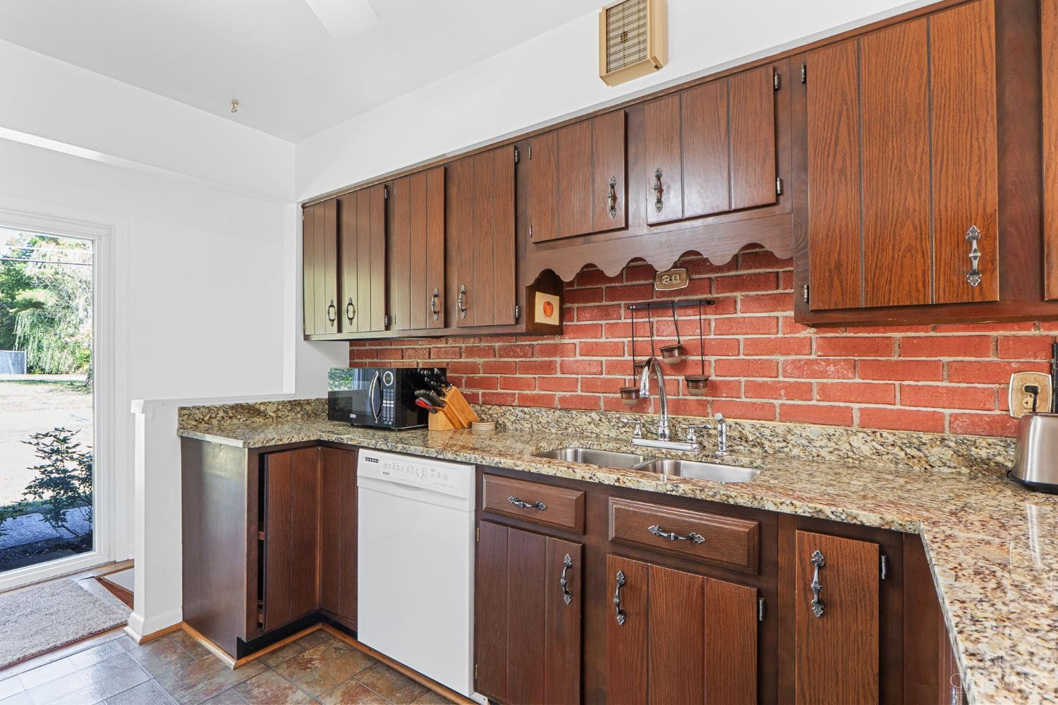 517 Wellesley