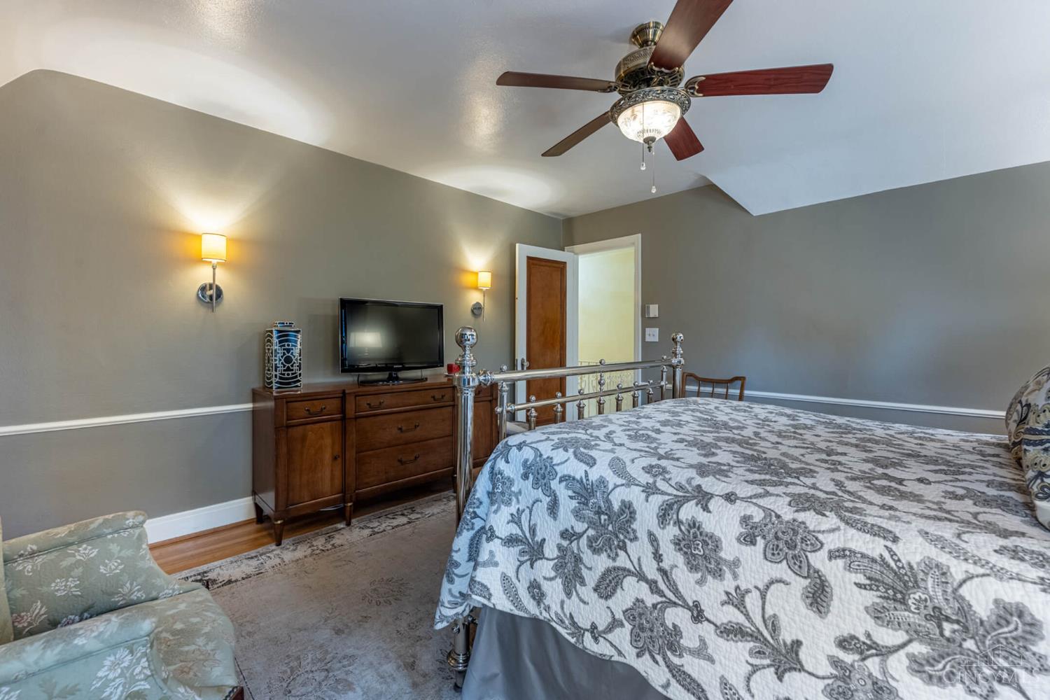 6401 Hamilton Avenue