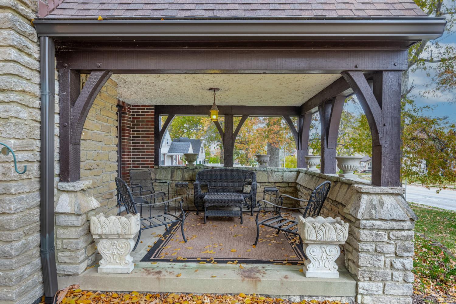 6401 Hamilton Avenue