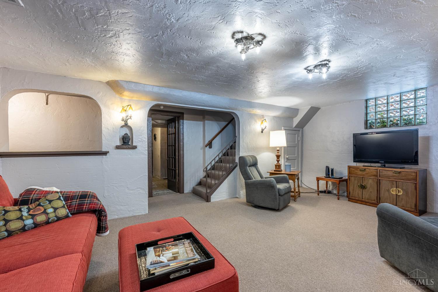 6401 Hamilton Avenue