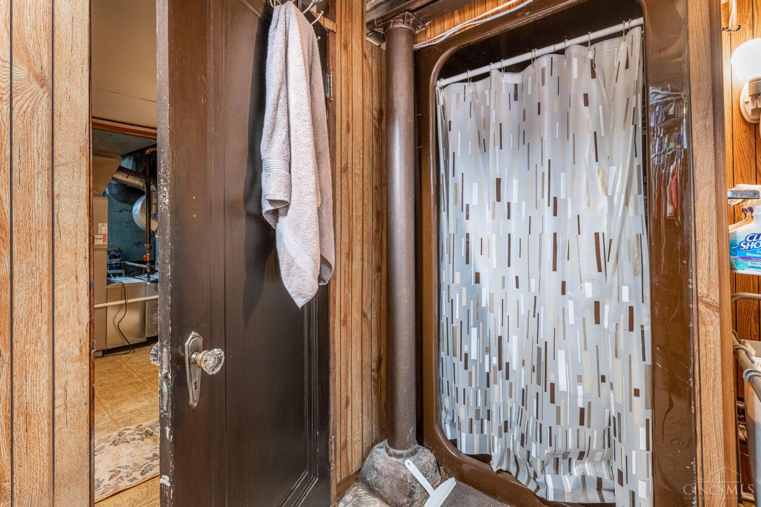 6401 Hamilton Avenue