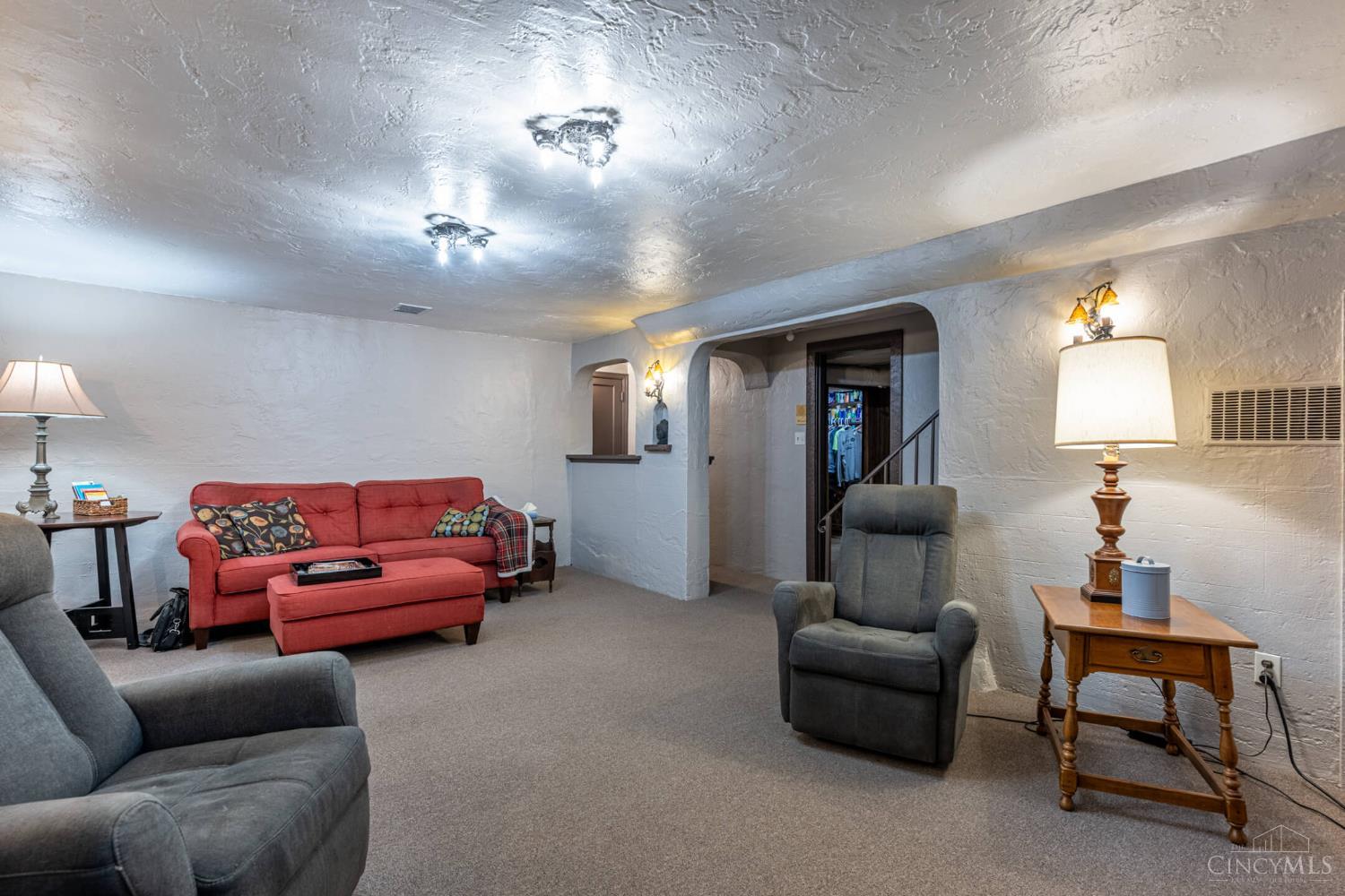 6401 Hamilton Avenue