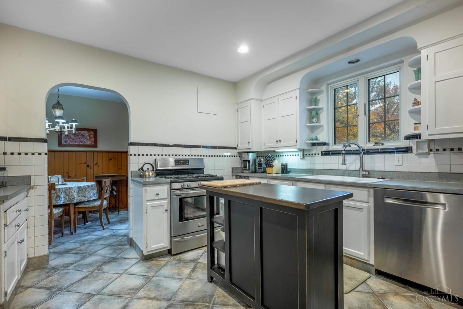 6401 Hamilton Avenue