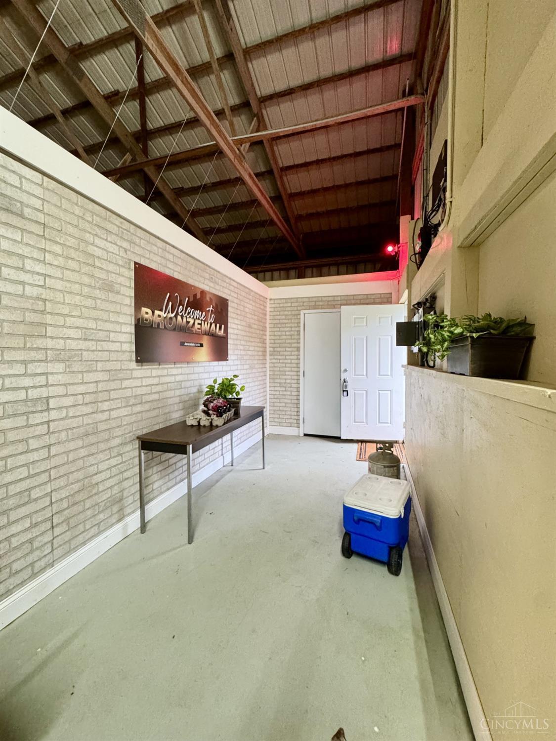 6401 Morrow Woodville Road