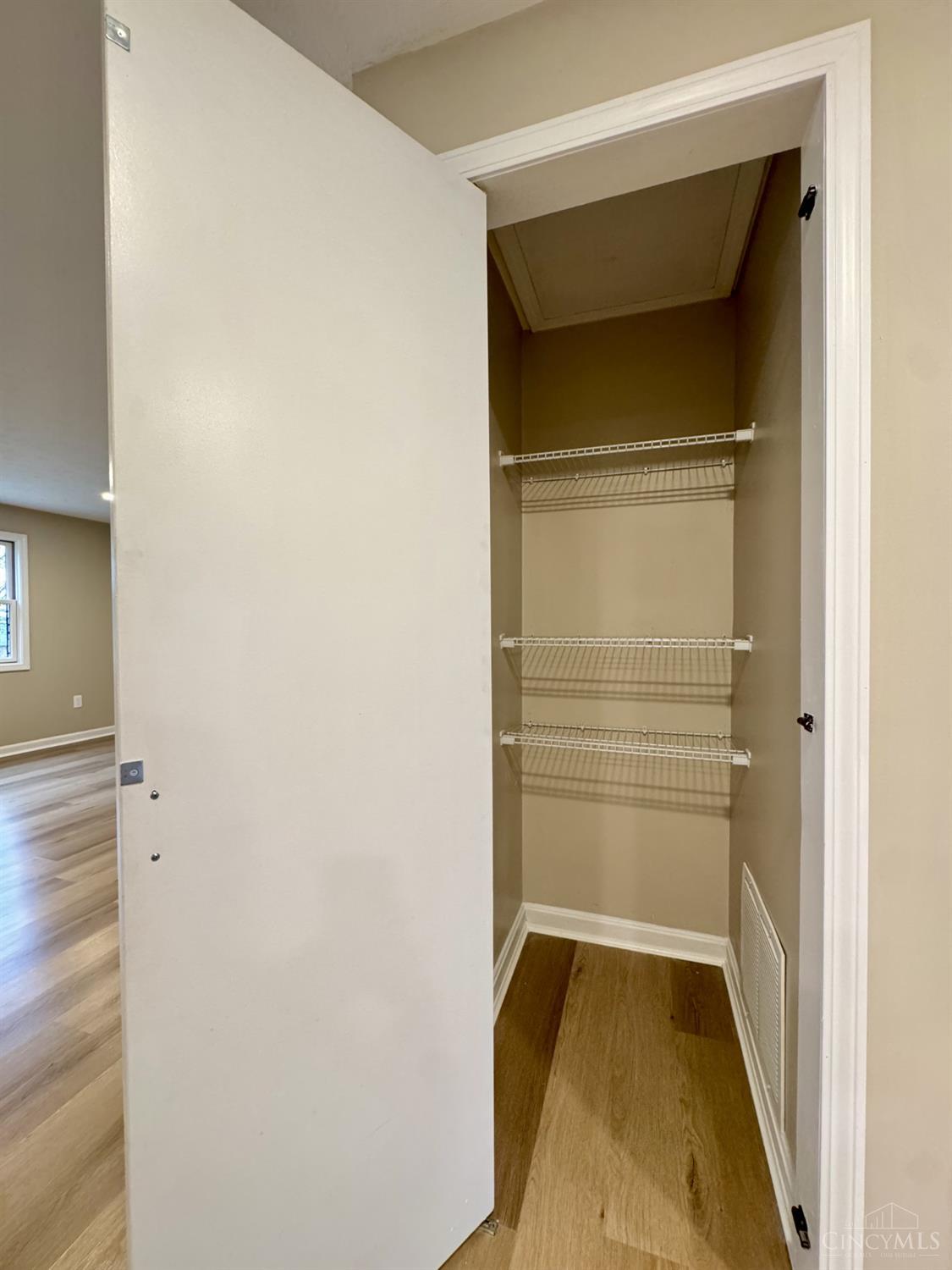 5433 Cleves Warsaw Pike